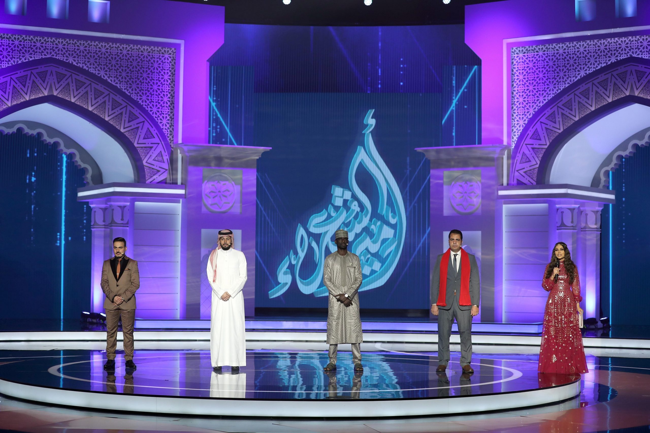 العاشرة مساءً عبر قناتي “بينونة” و “الإمارات”..الحلقة المباشرة الرابعة من برنامج “أمير الشعراء” تنطلق مساء غدٍ الثلاثاء