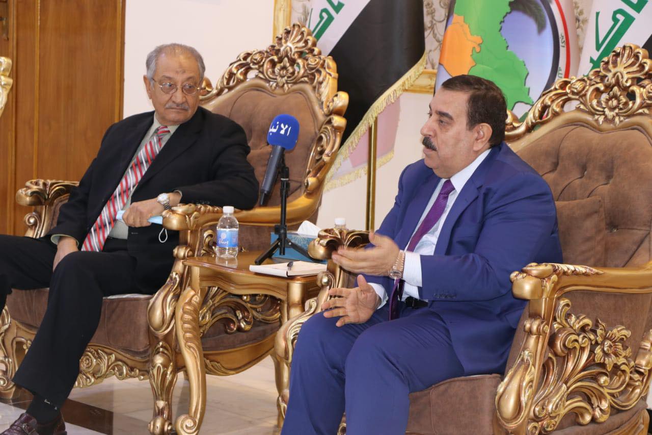 محافظ الانباريستقبل نخبة من عمالقة الفن العراقي في مقر ديوان المحافظة بالرمادي