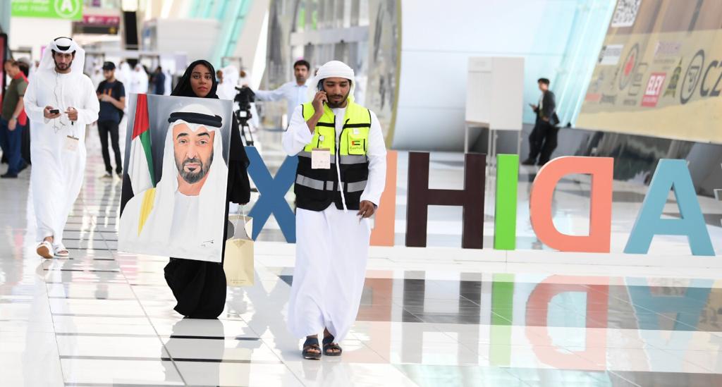 فنانو الإمارات والعالم يُشاركون في معرض أبوظبي الدولي للصيد والفروسية تحت شعار “استدامة وتراث.. بروحٍ مُتجدّدة”