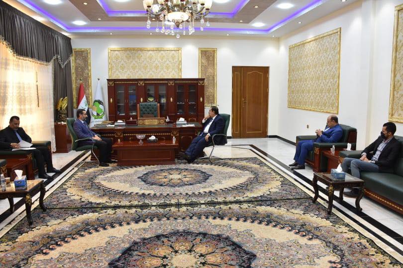 محافظ الانبار يستقبل عميد كلية المعارف ويبحث معه آليات تحويل الكلية الى جامعة