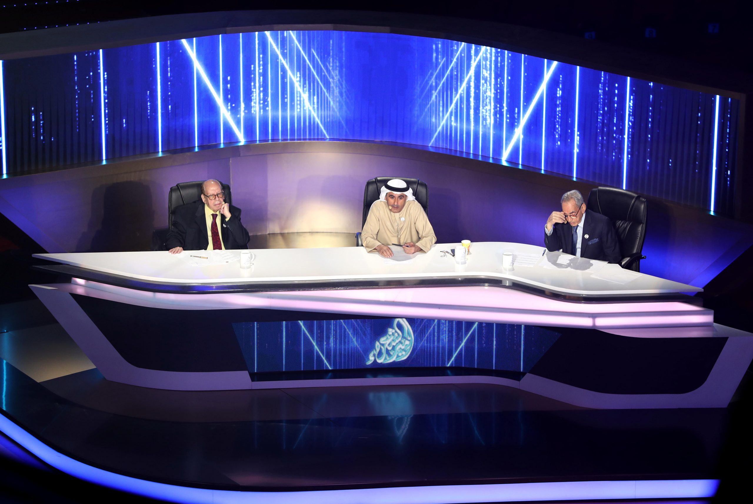 من مسرح شاطئ الراحة وعبر قناتي “بينونة” و “الإمارات” …”أمير الشعراء” ينطلق بحلقته المباشرة الثالثة مساء غدٍ الثلاثاء