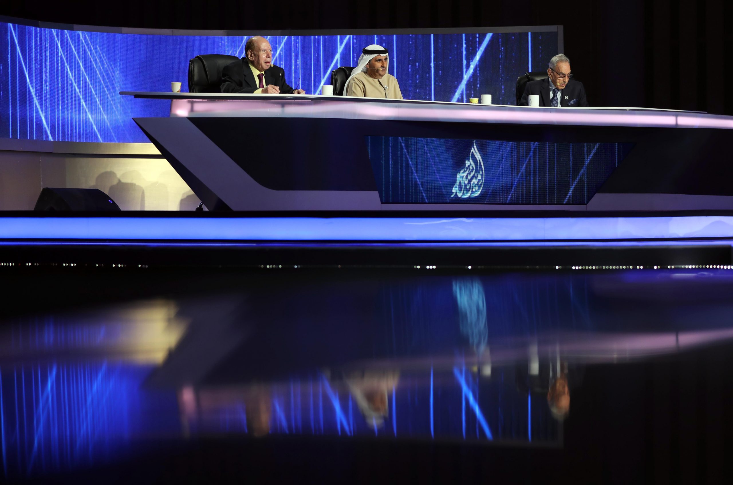 4 شعراء من 4 دول عربية يتنافسون في أولى أمسيات أمير الشعراء .. الشاعر المغربي عمر الراجي أول المتأهلين للمرحلة الثانية
