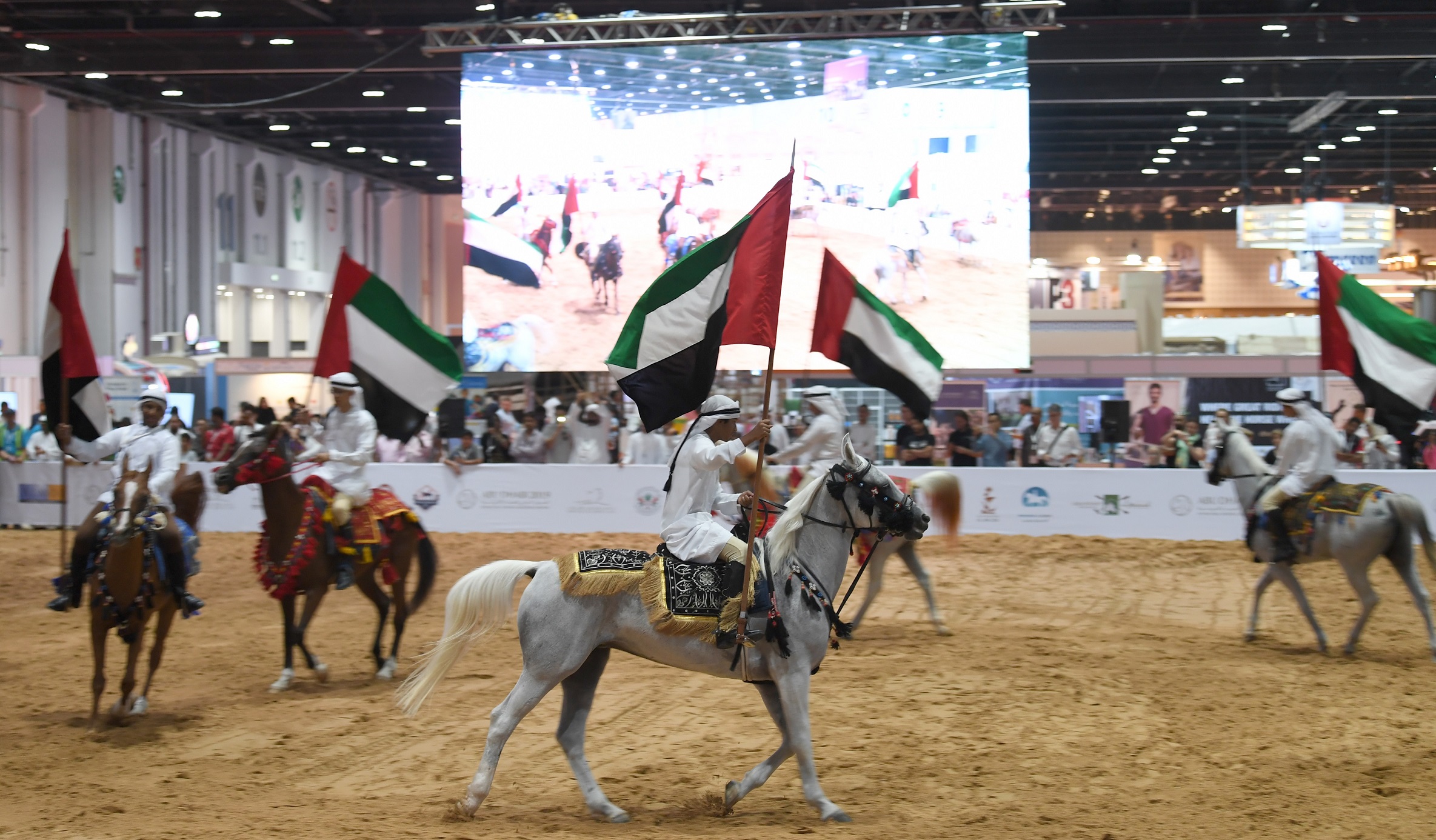 بهدف تعزيز التفاعل مع العارضين والزوار ووسائل الإعلام .. تطوير المنصّات الإلكترونية لمعرض أبوظبي الدولي للصيد والفروسية