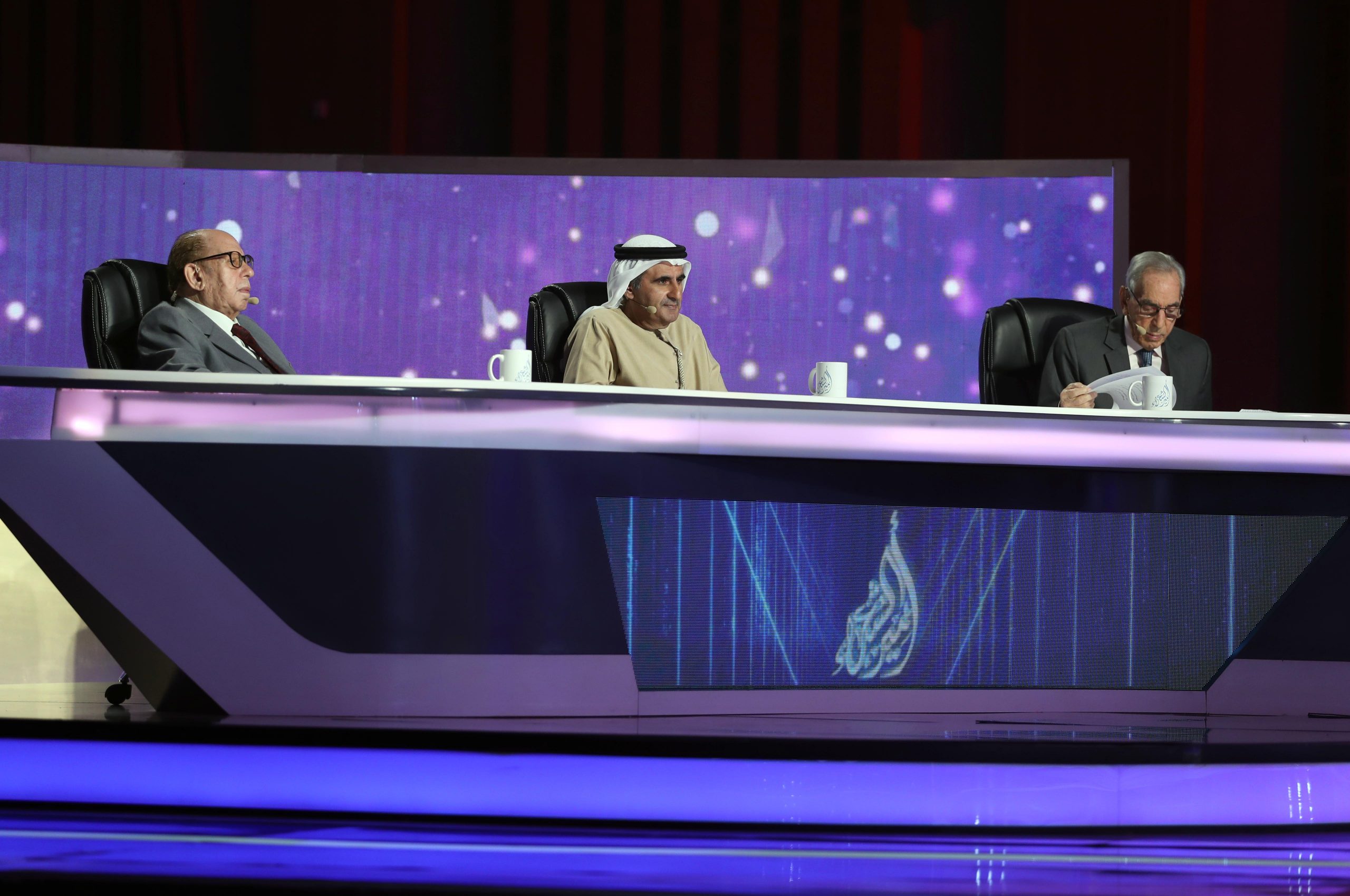 عبر قناتي “بينونة” و “الإمارات”..برنامج “أمير الشعراء” يواصل سباق القوافي على شاطئ الراحة.. مساء غدٍ الثلاثاء