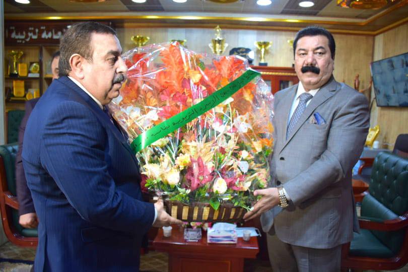 محافظ الانبار يزور المديرية العامة لتربية المحافظة ويقدم التهاني للكوادر التدريسية بعيد المعلم