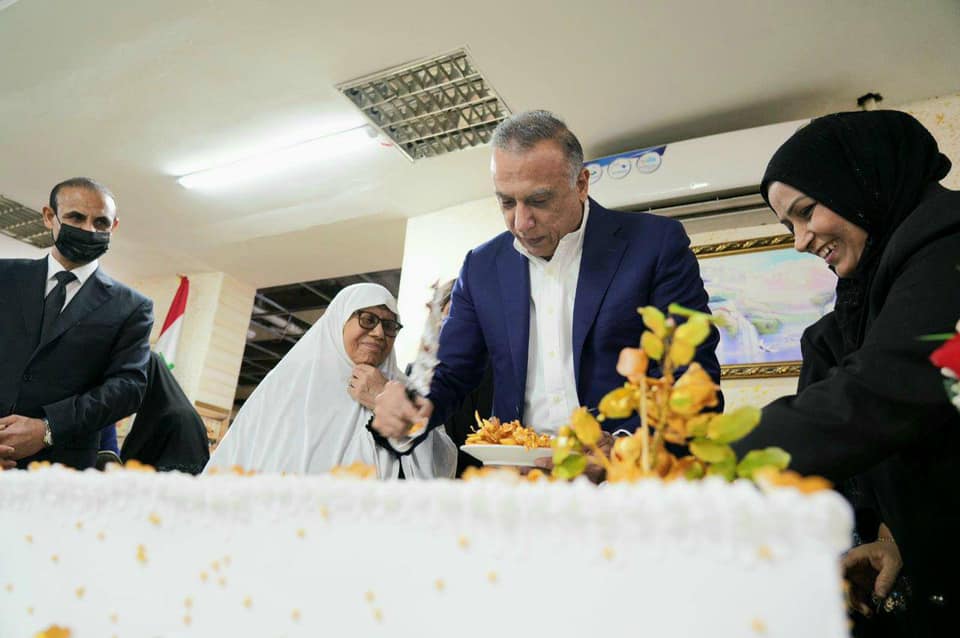 الكاظمي يزور دار رعاية المسنين في الصليخ بالعاصمة بغداد
