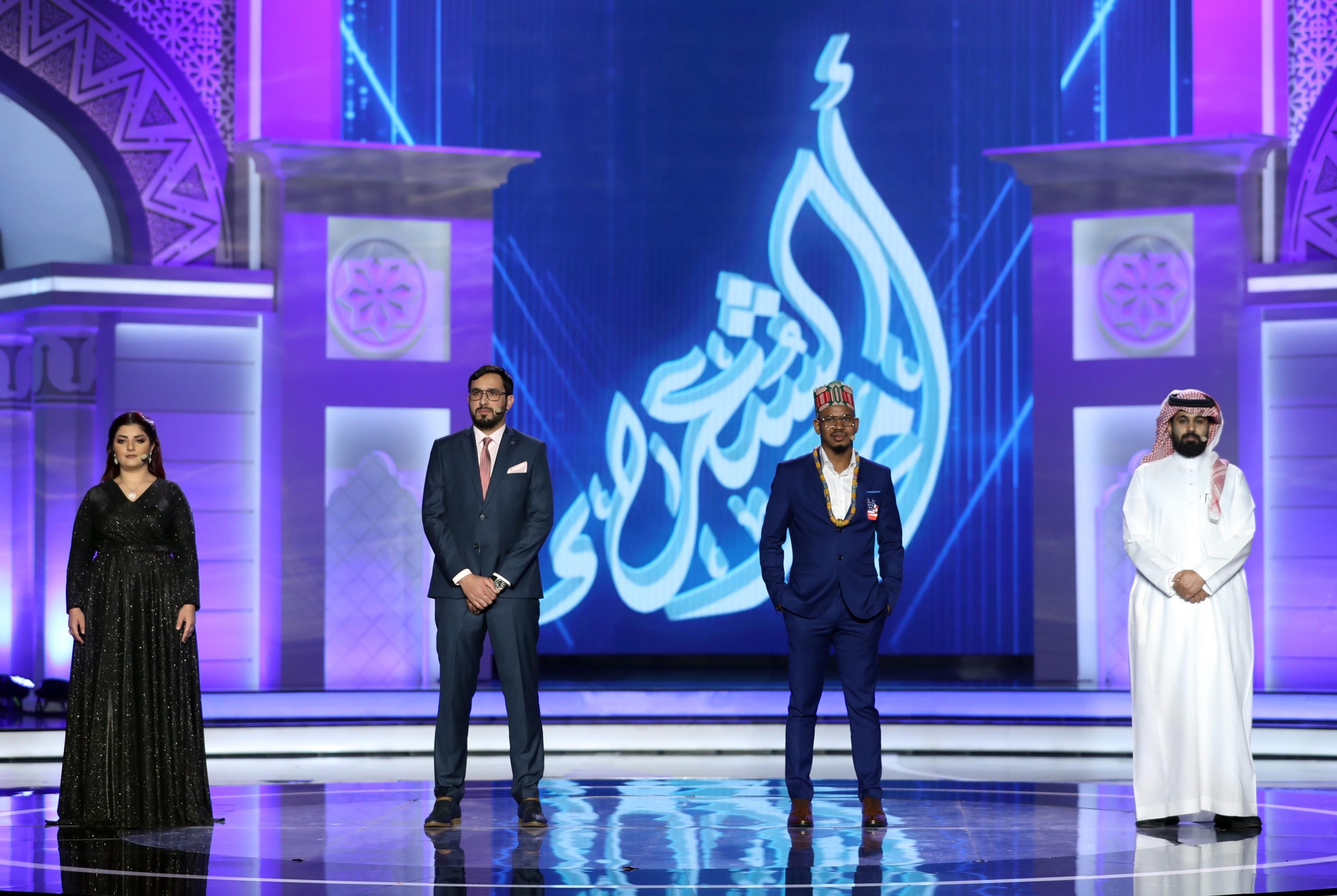 برنامج أمير الشعراء.. يبوحُ ألقاً وإبداعًا في حلقته الخامسة من مسرح شاطئ الراحة بأبوظبي