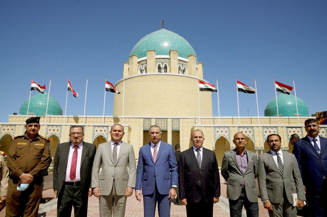 الكاظمي يزور منطقة الاعظمية ويفتتح المقبرة الملكية بعد اعادة تأهيلها