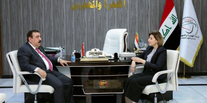 محافظ الانبار يبحث مع وزيرة الهجرة والمهجرين وعدد من شيوخ العشائر ملف النازحين