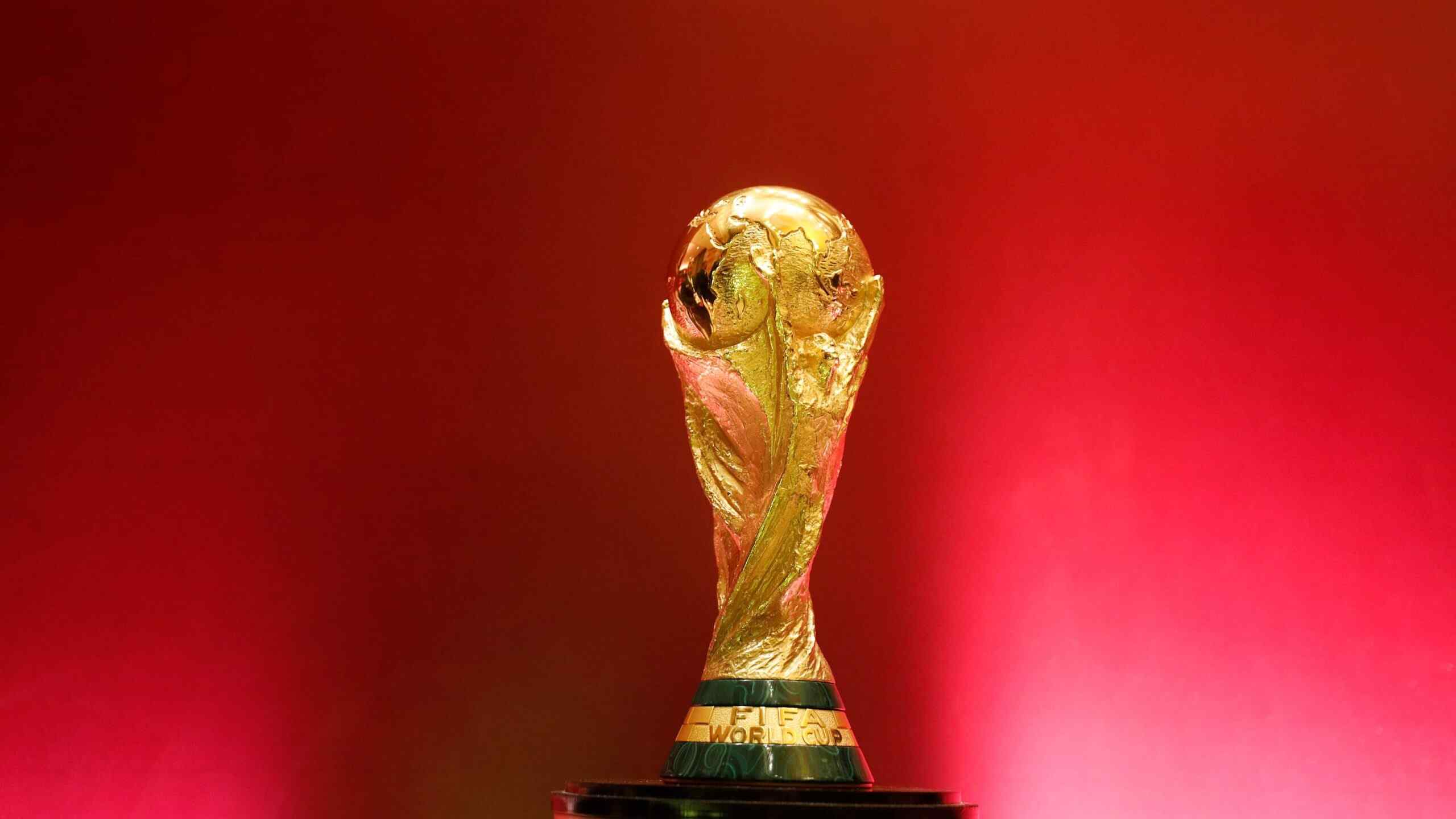 إلزام قطر بتحسين أوضاع العمال في كأس العالم 2022