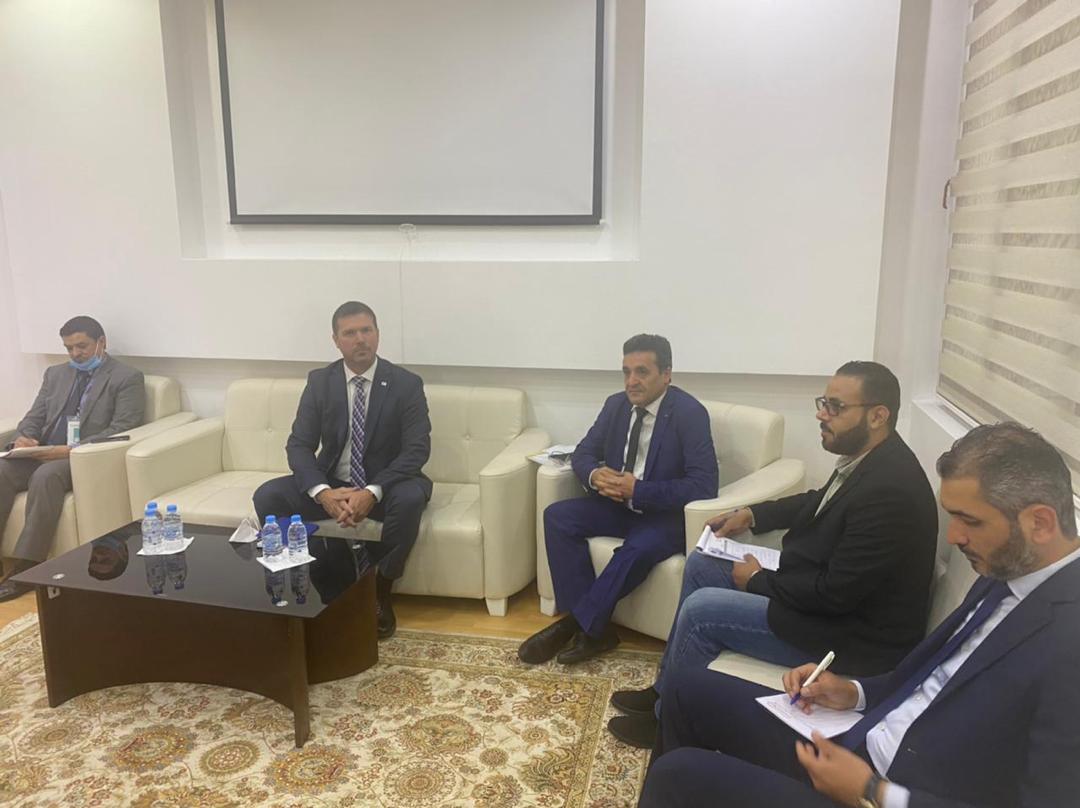 الغويل وسفير جمهورية التشيك يبحثان سبل التعاون بين البلدين