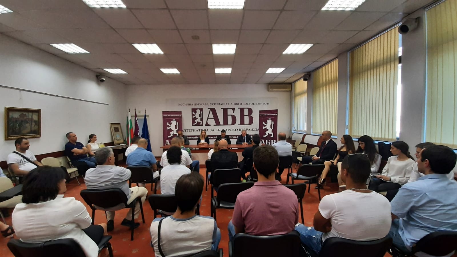 ممثلو الجالية العربية ببلغاريا يعربون عن دعمهم لحزب” االبديل للنهضة البلغارية” والحزب الاشتراكي البلغاري ” في الائتلاف للانتخابات البرلمانية المقبلة