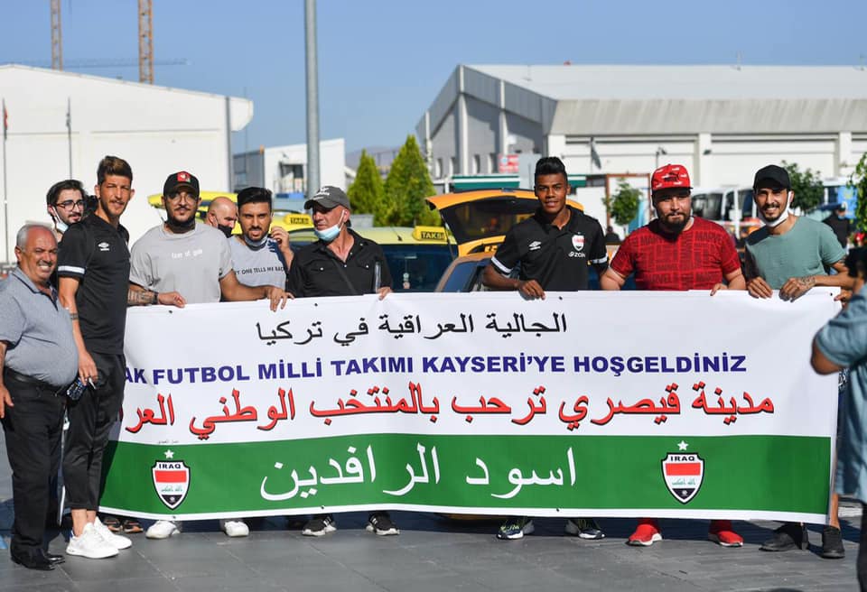 بالصور.. وفد منتخبنا الوطني يصل مدينة قيصري التركية للدخول بمعسكر تدريبي تحضيراً للتصفيات الحاسمة المؤهلة الى مونديال 2022