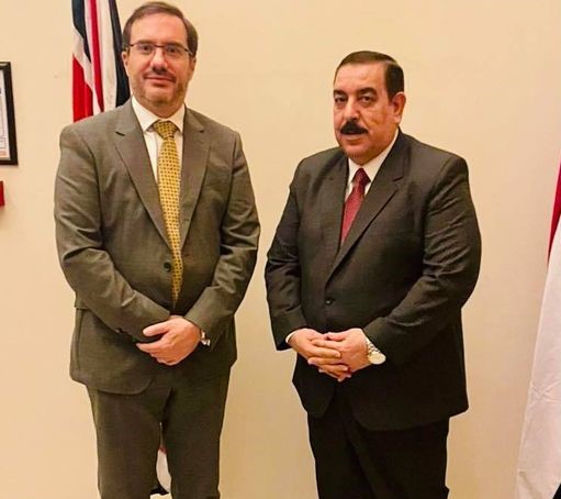 محافظ الانبار يلتقي السفير البريطاني لدى العراق ويبحث معه ملف الإستثمار في الانبار