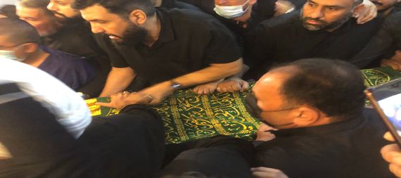 بالصور .. نقل جثمان المرجع الحكيم الى مكتبه بالمدينة القديمة