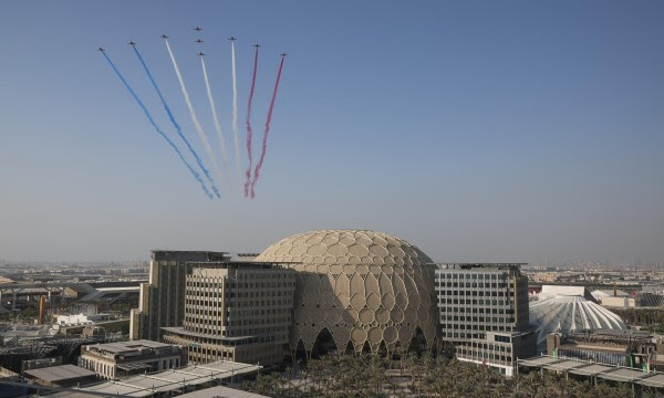 الطيار الرئيسي بفرقة السهام الحمر: موقع إكسبو 2020 دبي يبدو مذهلاً من السماء