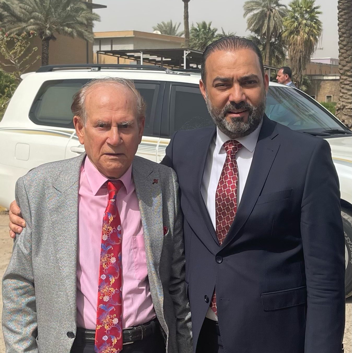 خلال افتتاح المتحف الوطني العراقي ..الدكتور نوفل ابو رغيف يلتقي الفنان فاضل عواد