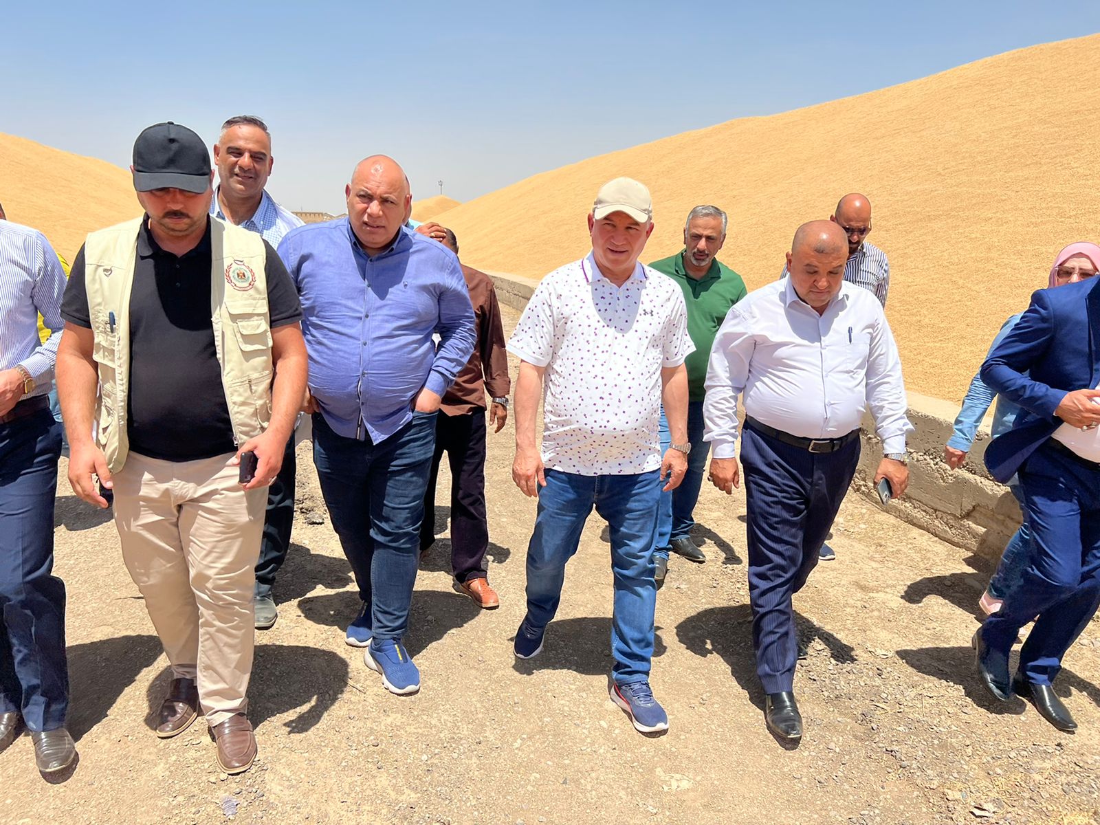 التجارة تعلن تسويق أكثر من مليوني طن حنطة هذا العام وتطلق تعهداً لصالح الفلاحين