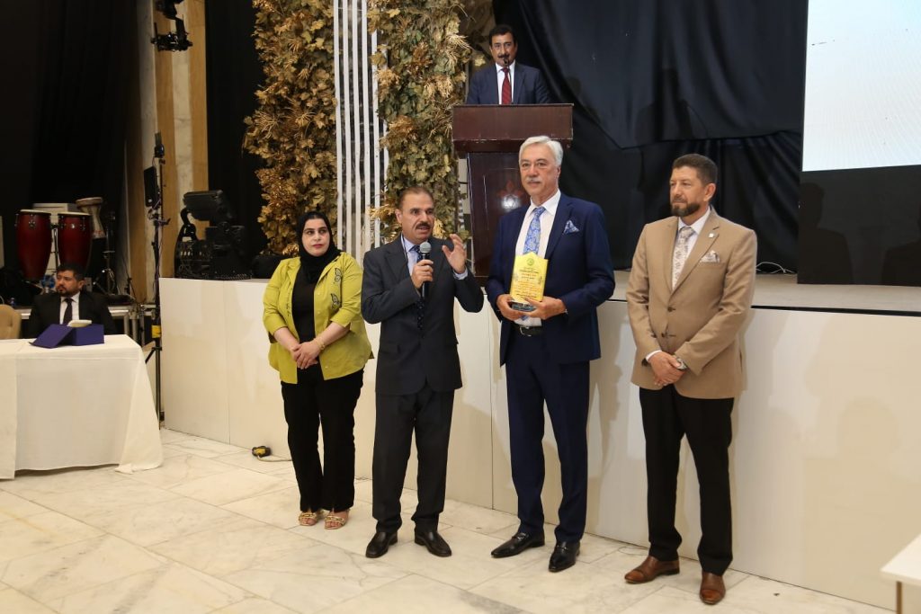 منتدى الحوار الوطني العراقي ينظم جلسة حوارية ..واختيار الدكتور حسنين معلة أفضل شخصية لعام 2022