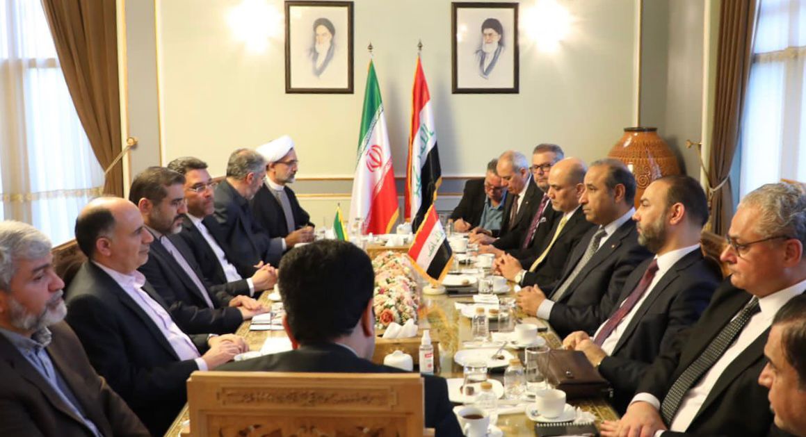 وفد وزارة الثقافة والسياحة والآثار برئاسة السيد الوزير وعضوية السادة الوكلاء ورؤساء الهيآت والمدراء العامين يختتم زيارةً ناجحةً الى ايران تكللت بعدد من مذكرات التفاهم والتنسيق المشترك