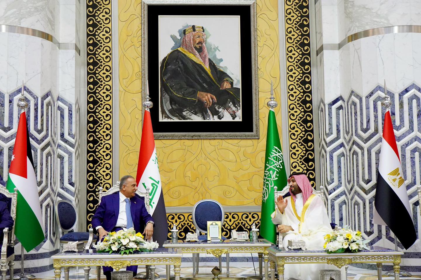 الكاظمي يصل إلى المملكة العربية السعودية للمشاركة في قمة جدّة للأمن والتنمية