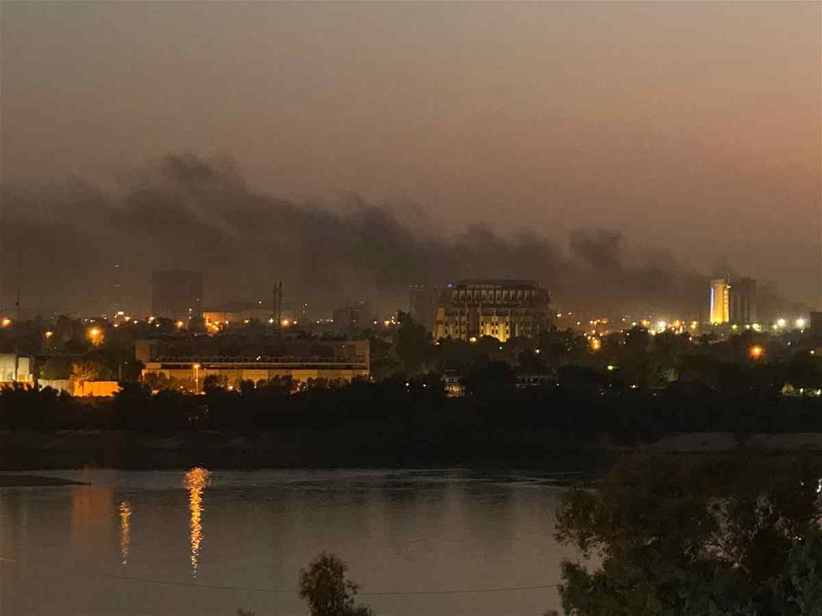 حريق يطال عدد من خيم المتظاهرين قرب مجلس النواب