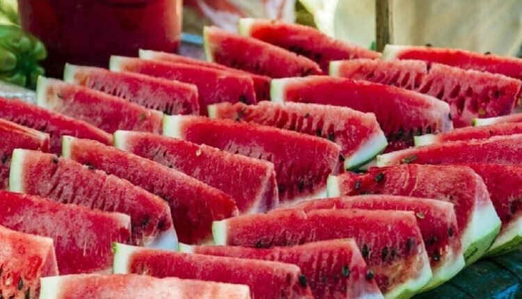 خبيرة تغذية توصي بتناول الرقي بهذه الطريقة