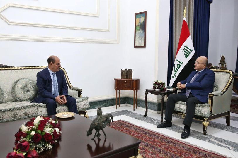 رئيس الجمهورية ٠ الاعلام المهني الحر عامل أساس للتعزيز الديمقراطية في البلد وتقويم عمل مؤسسات الدولة
