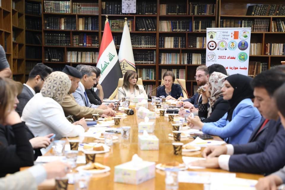 نظمتها مؤسسة برج بابل ..جلسة حوار عن السلم الاهلي وايقاف خطاب العنف والتحريض ومعالجة ملفات النازحين والتشريعات