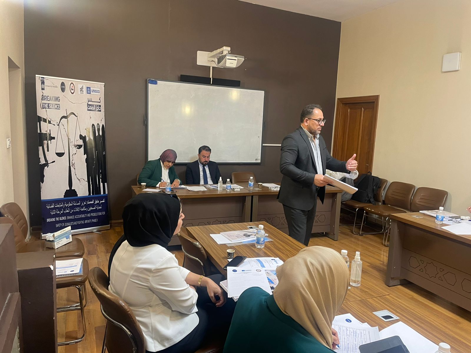 عقدت في بيت شباب بغداد ..اليونسكو ومؤسسة نما وهيئة الاعلام تبحث عمل الصحفيين وسلطة القضاء
