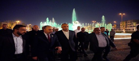 الكاظمي يتفقد ساحة التحرير وحديقة الامة