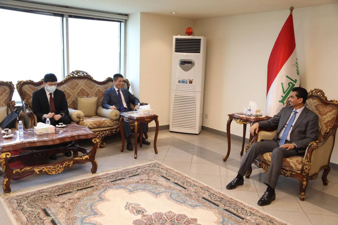 وزير النقل العراقي يستقبل السفير الصيني لدى العراق لبحث التعاون المشترك بين البلدين