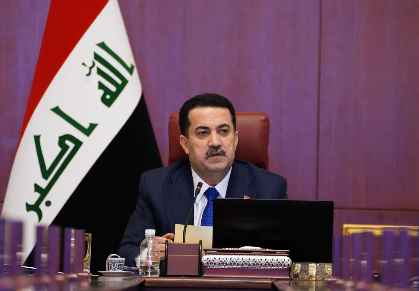 مجلس الوزراء يعقد جلسةً استثنائية برئاسة رئيس مجلس الوزراء السيد محمد شياع السوداني ويصوّت على البرنامج الحكومي