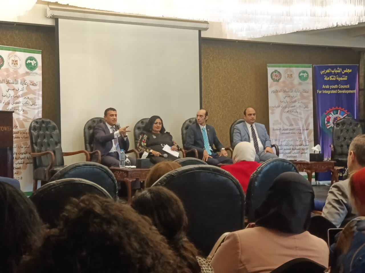 تحت شعار “شباب يصنع المستقبل”…انطلاق أعمال مؤتمر الشباب وتعزيز العمل العربي المشترك برعاية الدكتور اشرف صبحي