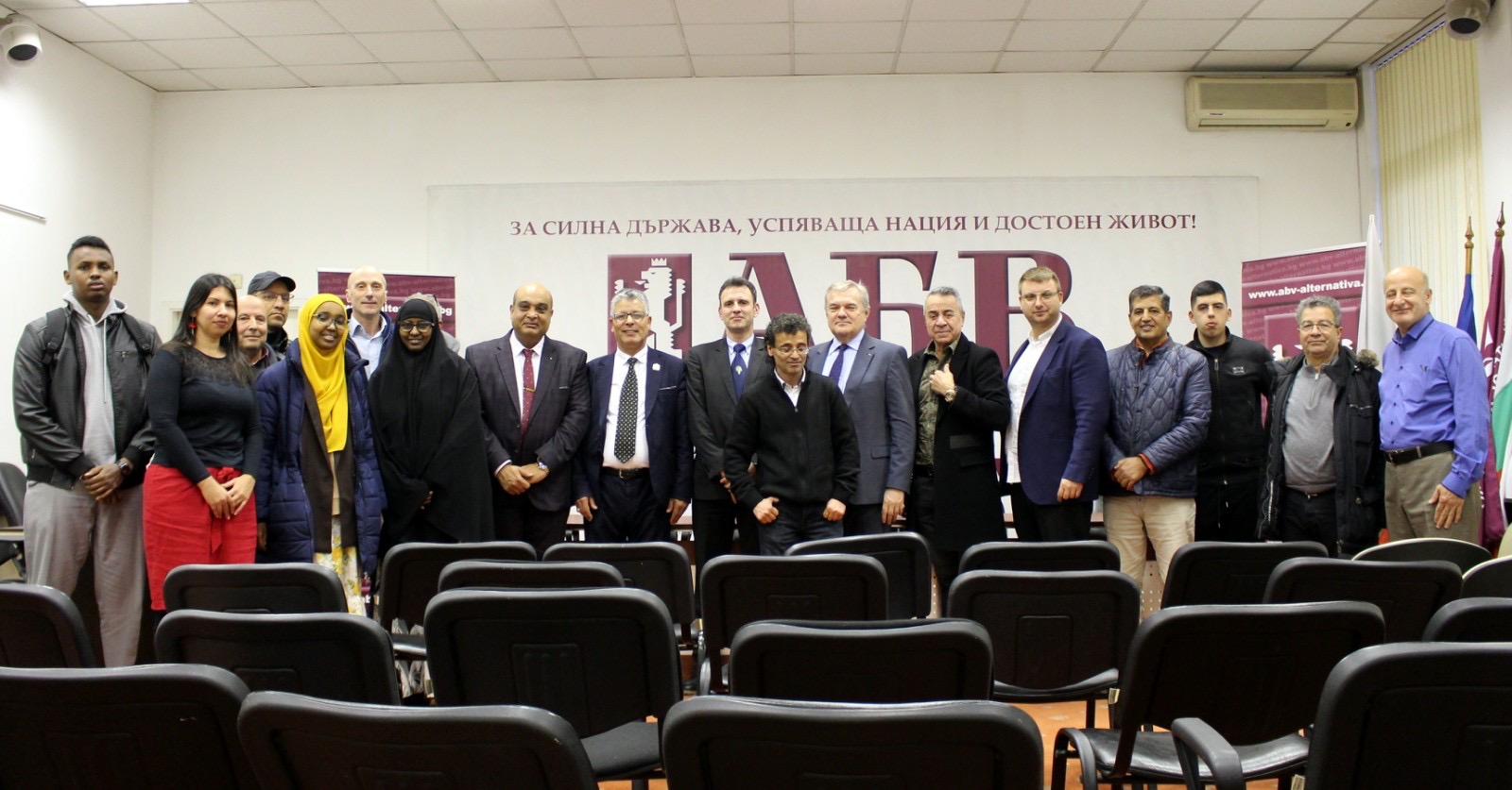 الحزب السياسي البلغاري الأوروبي “البديل للنهضة البلغارية” أظهر دبلوماسية عالية ومسؤولة يمكن أن تكون نموذجًا لقادة الاتحاد الأوروبي و قيادة المعاهد و جامعات التدريس العربية