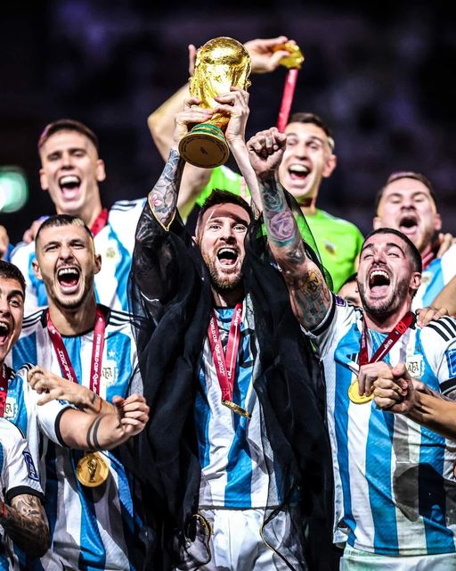 منتخب الارجنتين يتوج بلقب كاس العالم ٢٠٢٢ في قطر وللمرة الثالثة بتاريخ المونديال