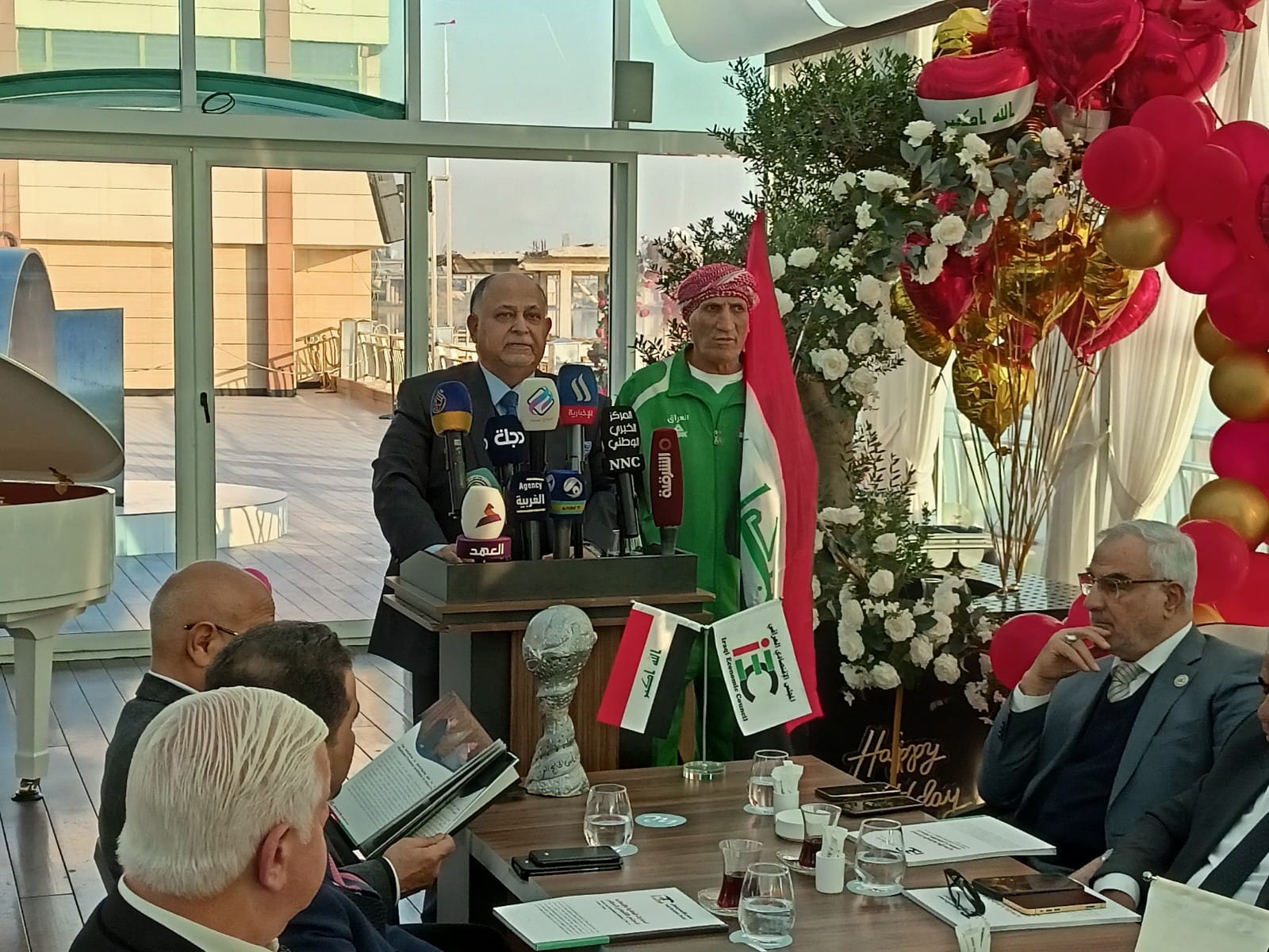 المجلس الاقتصادي العراقي يهدي لاعبي وكادر المنتخب الوطني لكرة القدم ثلاثون سيارة نوع (نيسان) جديدة بمناسبة فوزهم ببطولة كأس الخليج”خليجي 25″