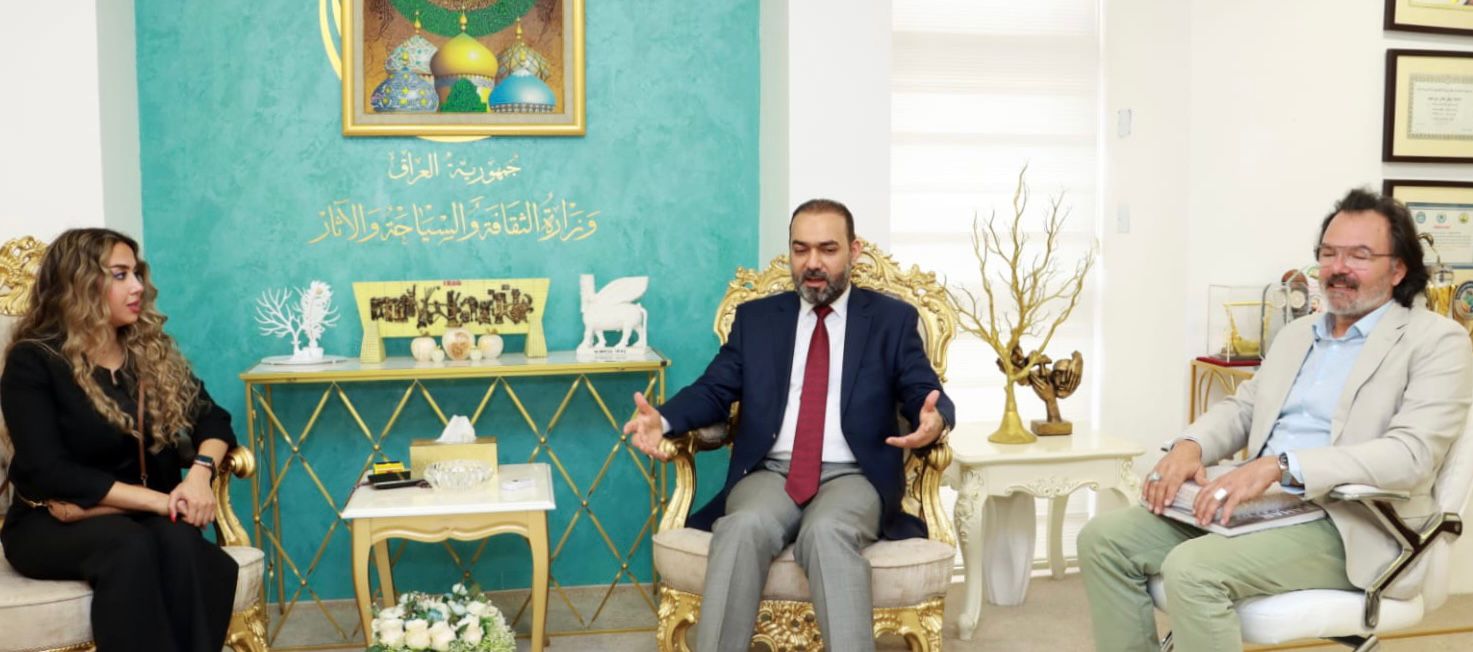 الدكتورنوفل ابورغيف يستقبل التشكيلي العراقي المغترب فهرالصالح ويوكد مساندة الوزارة لعودة الفن التشكيلي الرصين إلى الصدارة