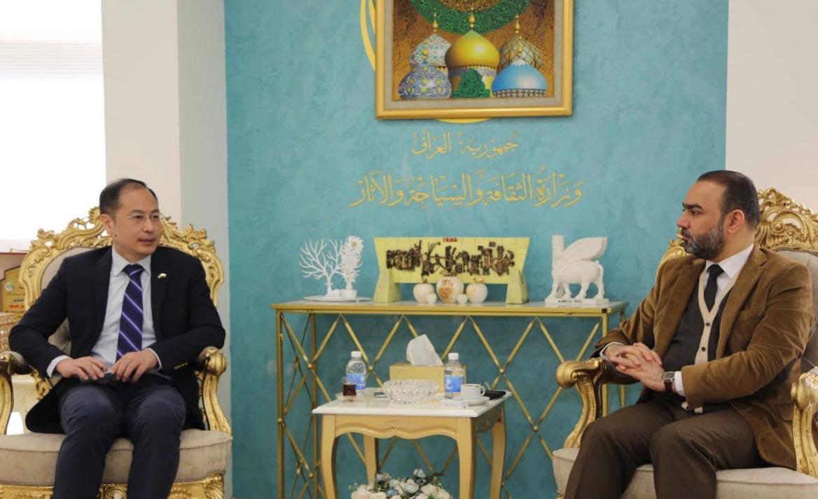 د. نوفل ابورغيف يلتقي القائم بالأعمال الصيني في بغداد ويبحثان تفعيل المذكرات والاتفاقيات الثقافية بين الجانبين