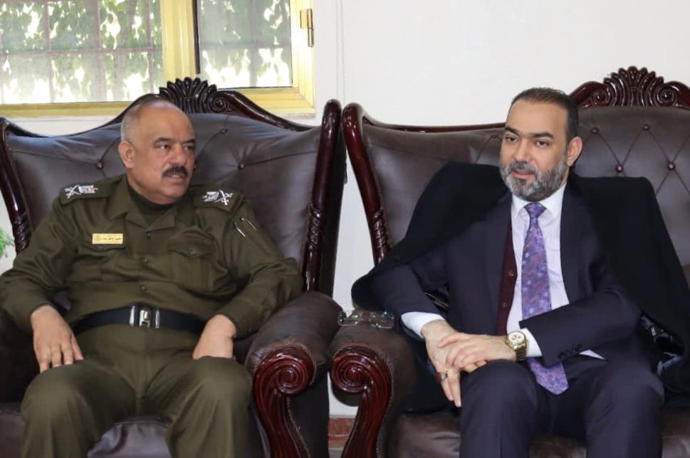 وكيل وزارة الثقافة والسياحة والاثار يلتقي مديرعام الدفاع المدني ويبحثان تعزيز التعاون وسلامة المنشآت والمؤسسات وتأهيل الكوادر المتخصصة بشكل دائم