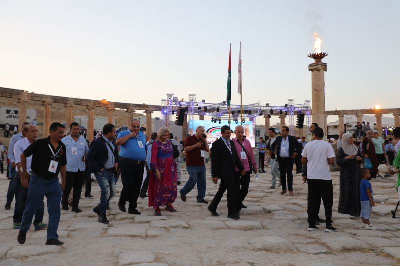 ويستمر الفرح… في يومه الرابع ..راغب يضع علامة جديدة في جرش والسلمان يغني للأردنية