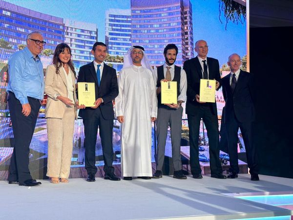 إنترناشونال بروبرتي تكرم شركة مدن للتطوير العقاري