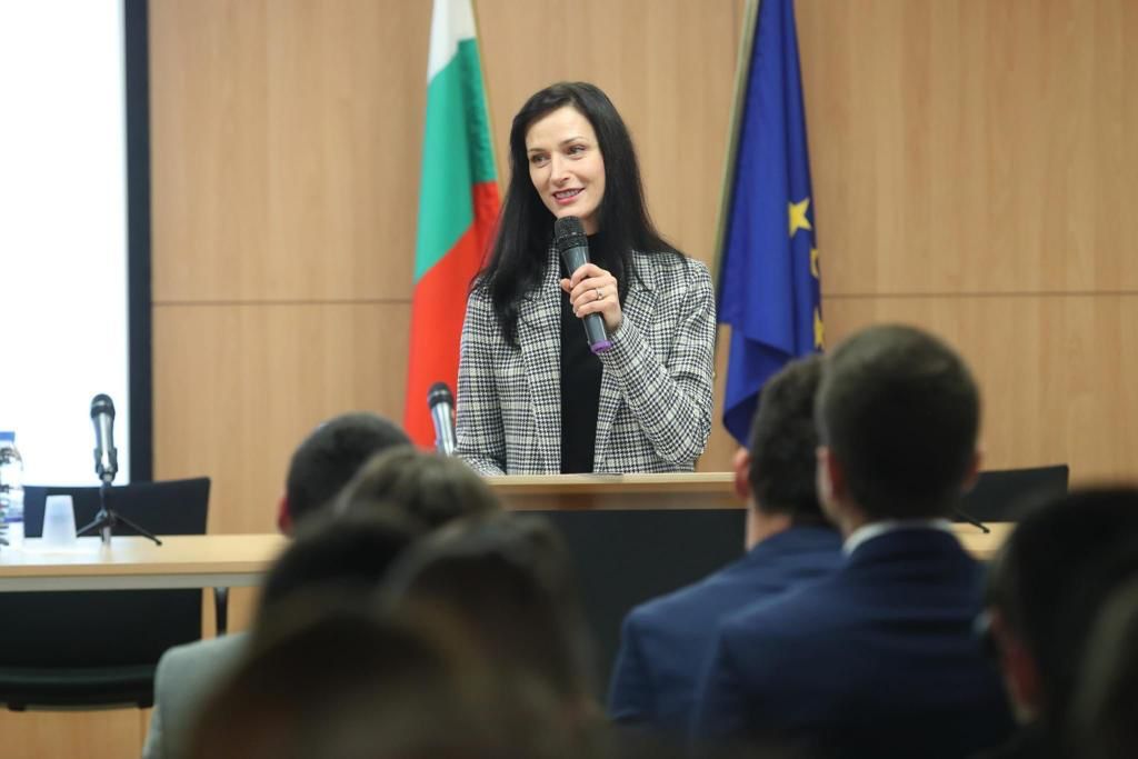 نائبة رئيس الوزراء ووزيرة خارجية جمهورية بلغاريا السيدة ماريا غابرييل في مؤتمر السياسة الخارجية البلغارية