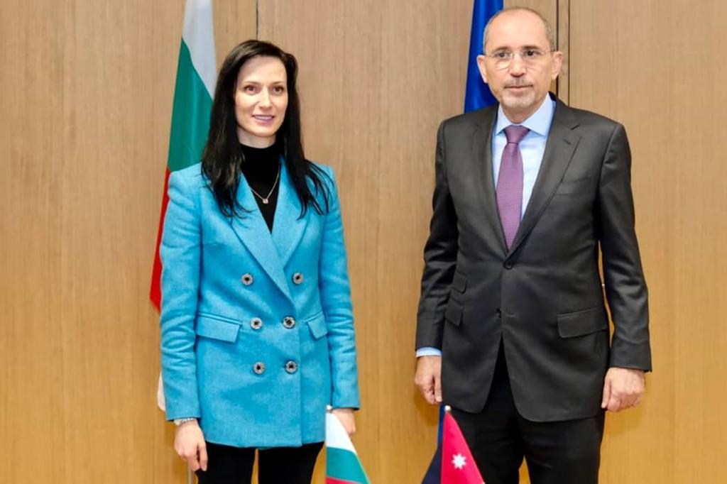 نائبة رئيس الوزراء و وزيرة الخارجية البلغارية تلتقي وزير الخارجية الاردني في بروكسل