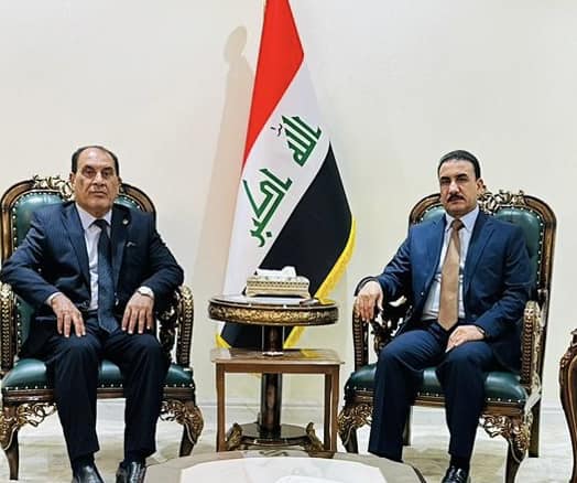 الاستاذ عباس السوداني يلتقي وزير التربية لدعمه المتواصل نادي المعلمين الرياضي