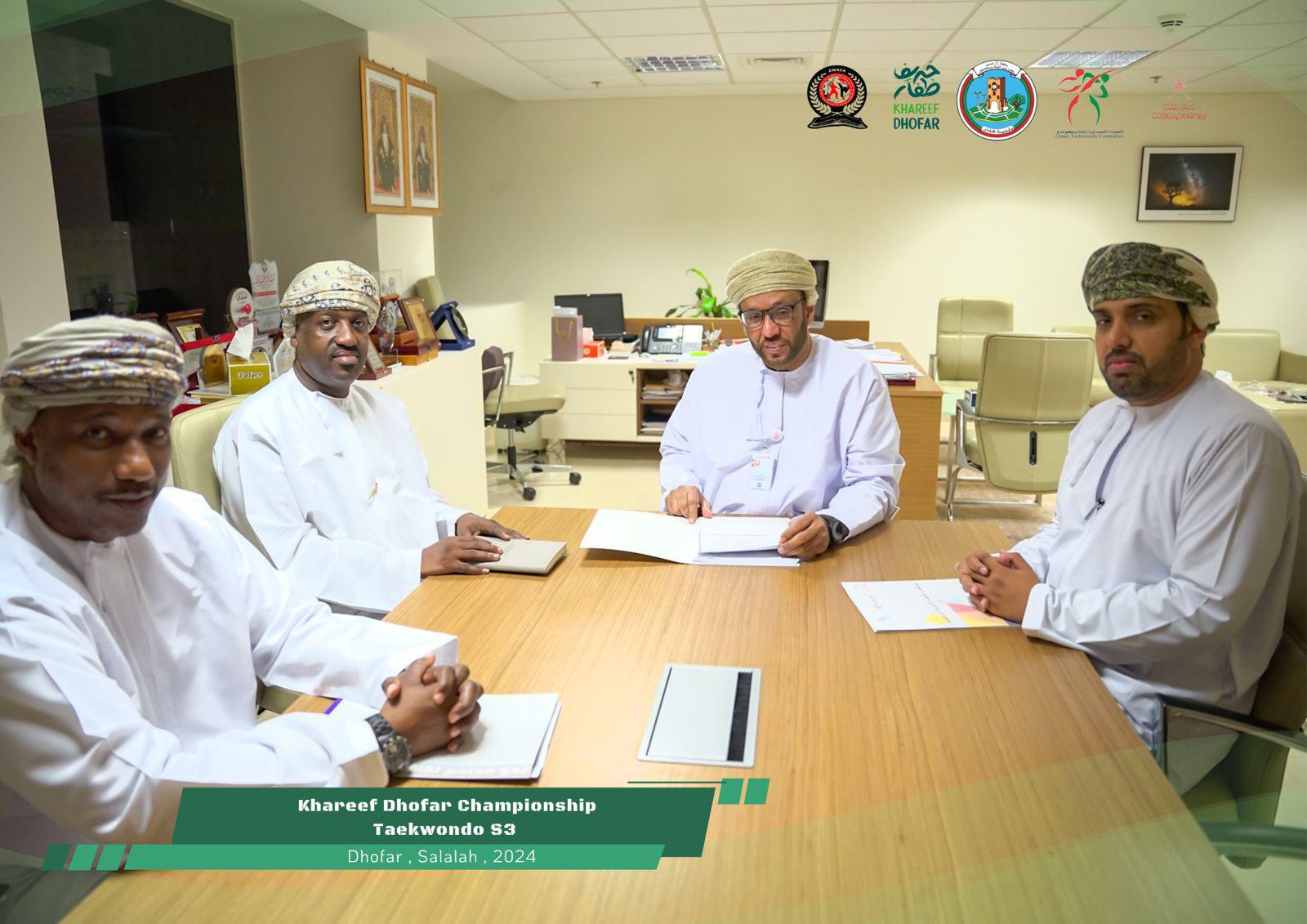 تحضيرا لتنظيم بطولة خريف ظفار الثالثة للتايكوندو.. النهدي يلتقي الشيخ حمزة بن علي عيدروس