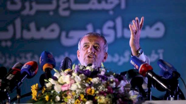 انفتاحه على الغرب وتعهده بالعدالة الاجتماعية يثيران التفاؤل. .من هو مسعود بزشكيان وما هي صلاحياته؟