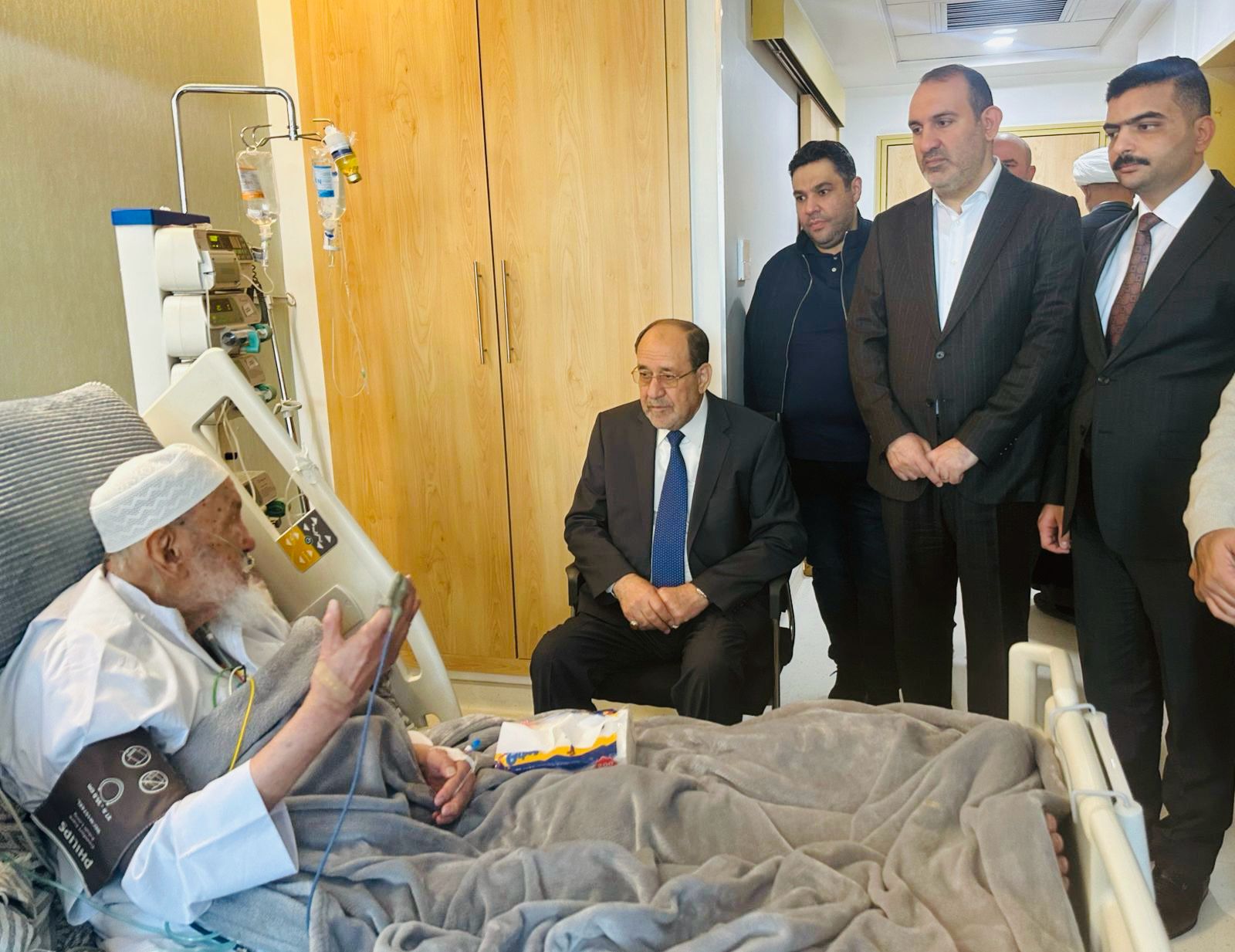 المالكي يطمئن على صحة المرجع الفياض