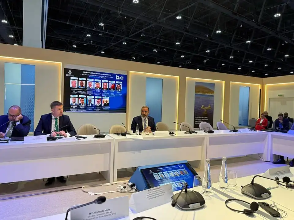 وزيـر الصناعـة العراقي يعـرض أهميـة وفُـرص الاستثمار امام قمة AIM