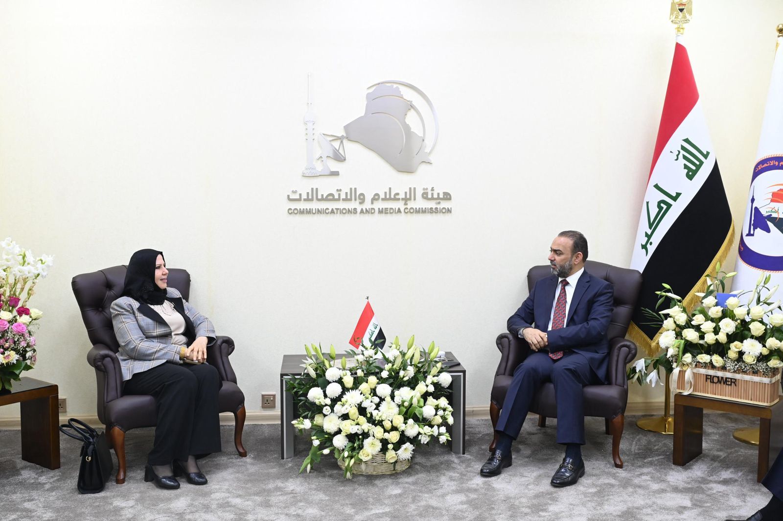 الإعلام والاتصالات و لجنة الاتصالات النيابية يبحثان التشريعات ذات العلاقة والأمن السيبراني وواقع الاتصالات